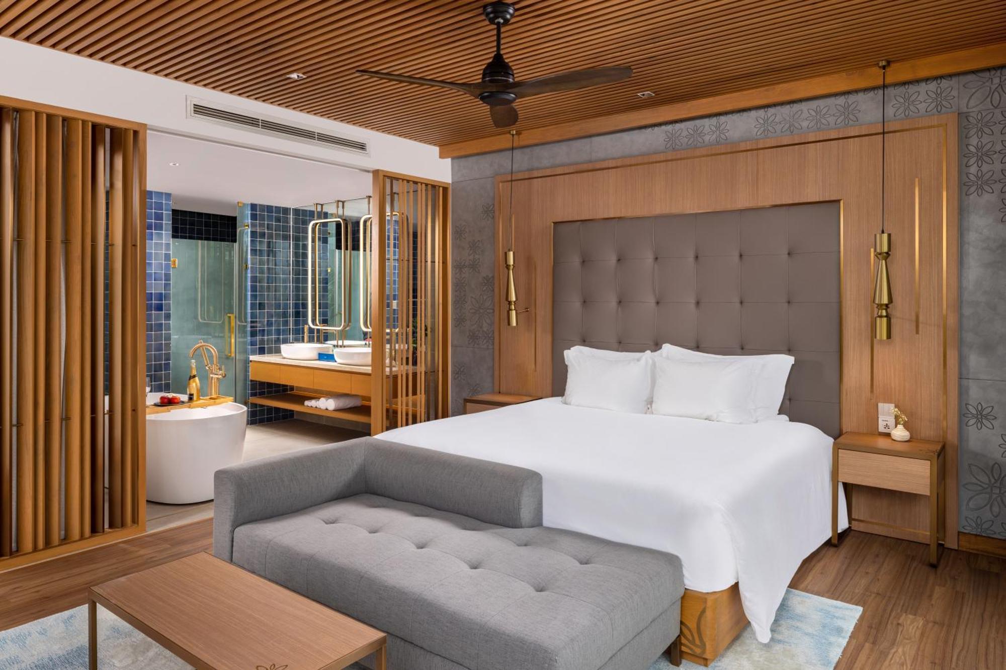 Wyndham Hoi An Royal Beachfront Resort & Villas 외부 사진